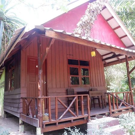 Hôtel Goldkey Bungalow à Koh Phayam Extérieur photo
