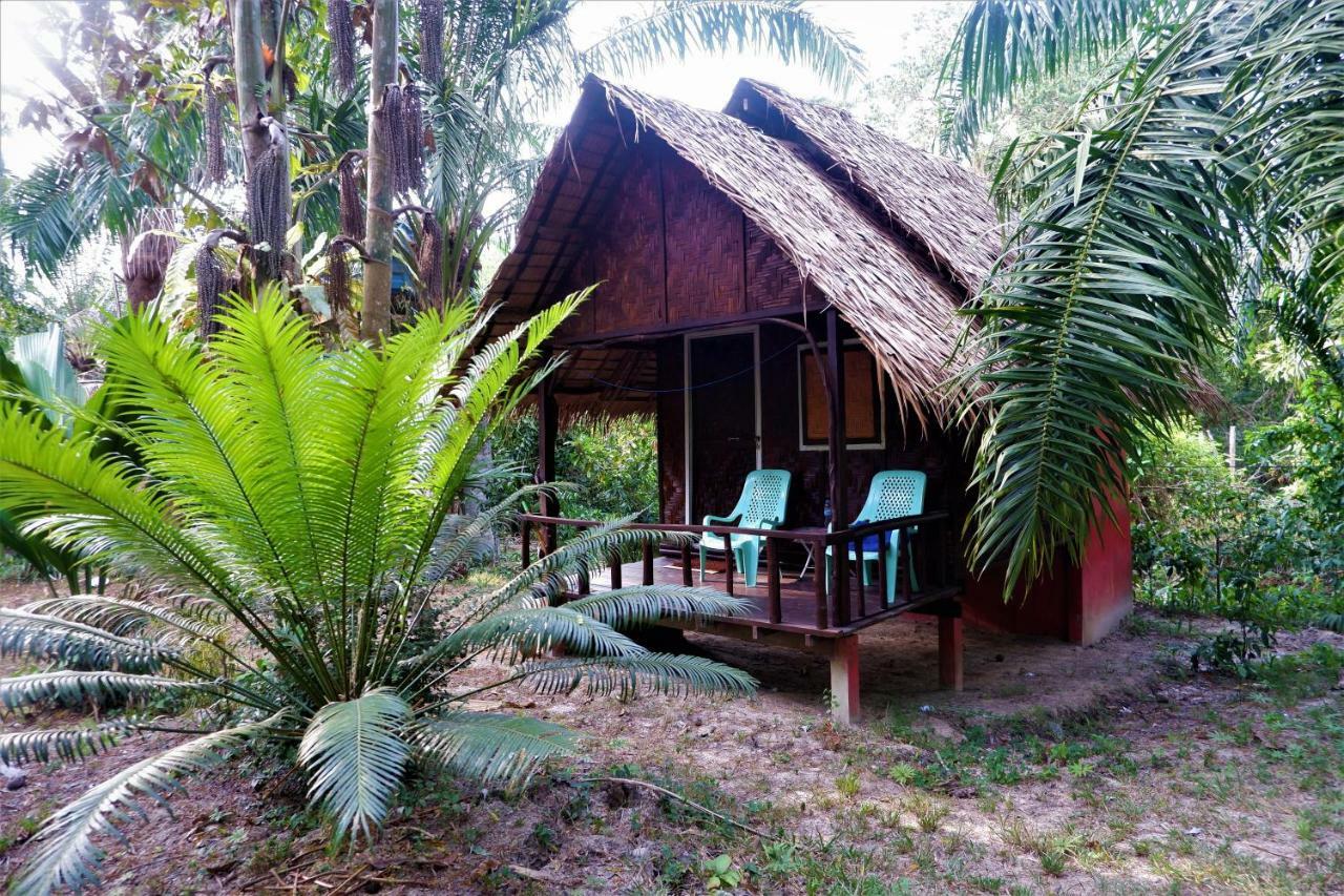 Hôtel Goldkey Bungalow à Koh Phayam Extérieur photo